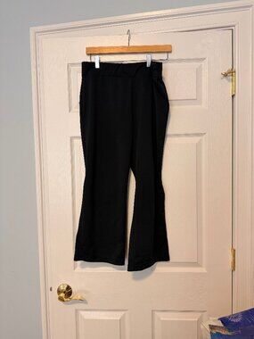 Danskin Athletic/Yoga Pants (Black)- L